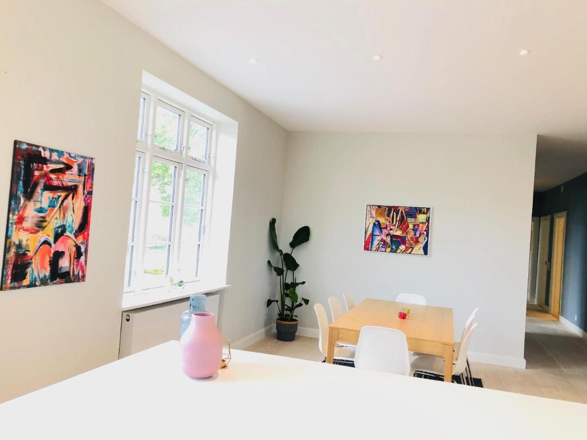 Aday - 4 Bedroom - Modern Living Apartment - อัลบอร์ ภายนอก รูปภาพ