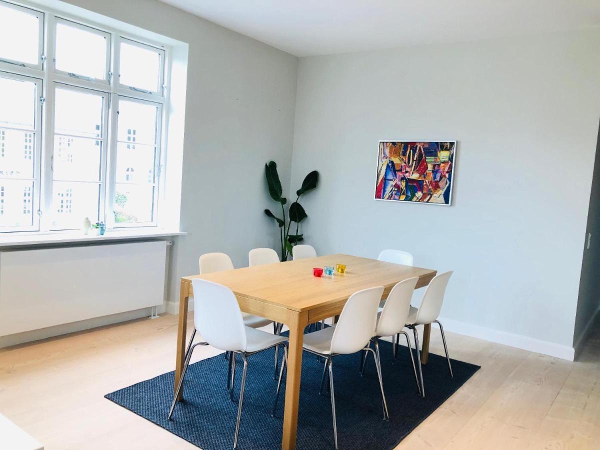 Aday - 4 Bedroom - Modern Living Apartment - อัลบอร์ ภายนอก รูปภาพ